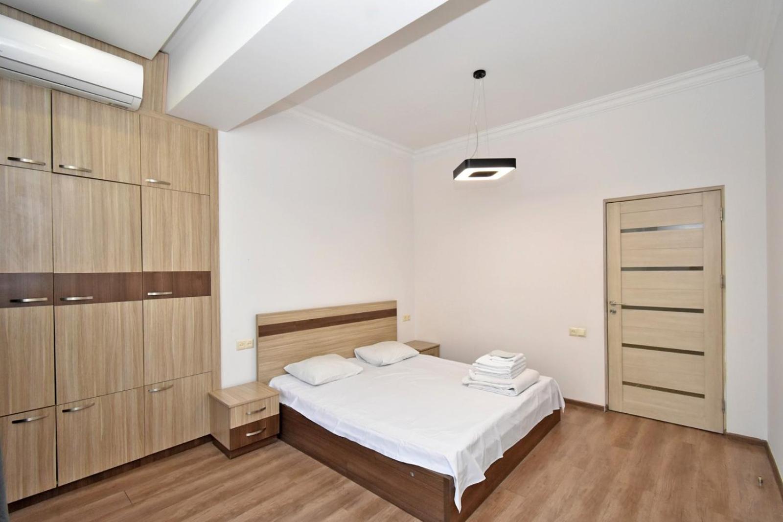 Rent Inn Yerevan On Chaykovski Street Exterior photo